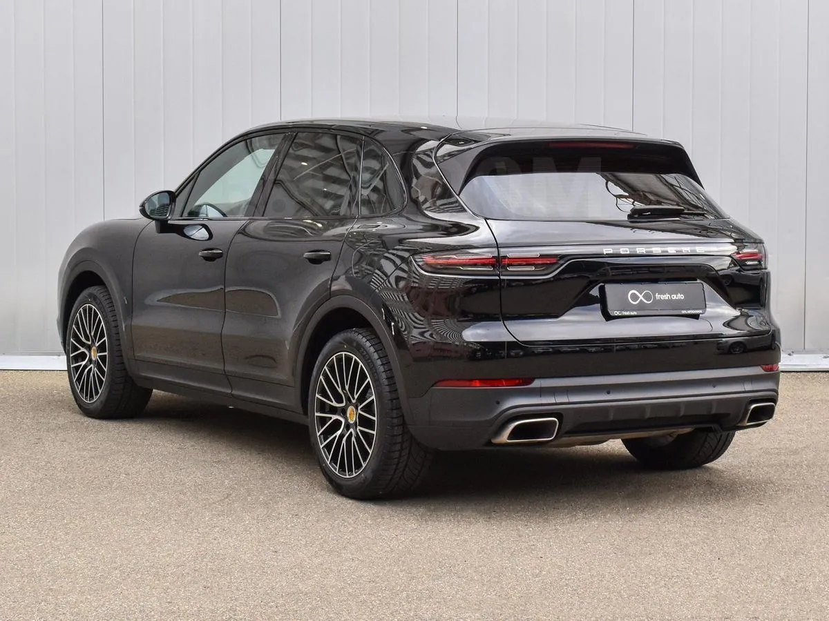 Porsche Cayenne Image 1